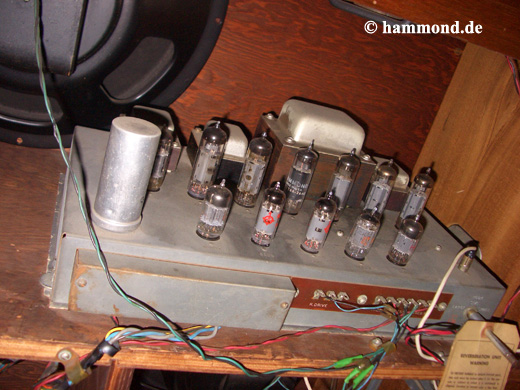 Hammond Tonkabinett PR-40 - 2 x 12" + 2 x 15" Lautsprecher, Vollröhrenverstärker